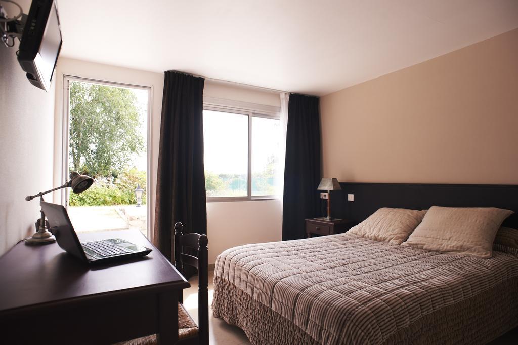 Hotel La Longue Vue Gennes-Val-de-Loire Room photo